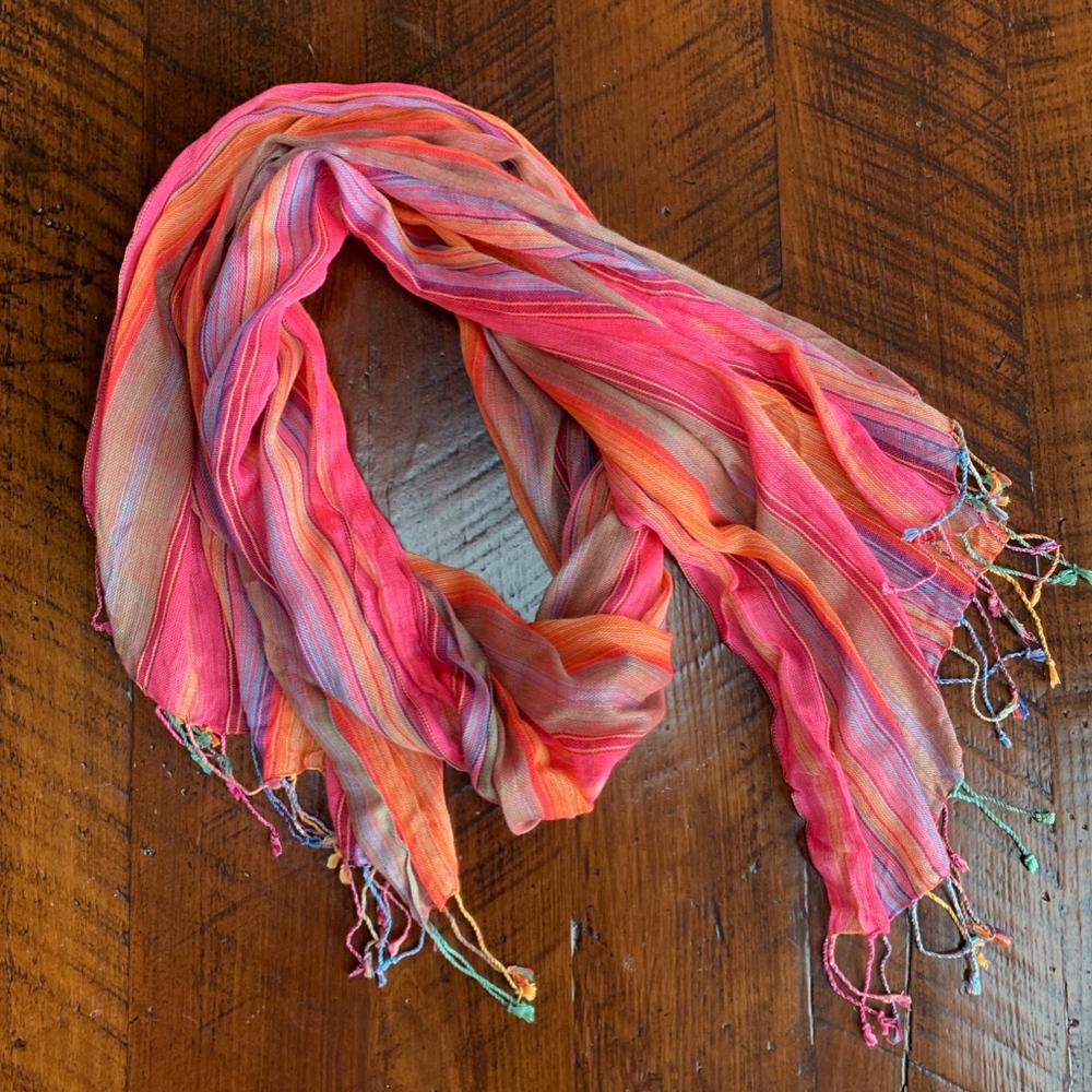 Gorgeous lightweight scarf!